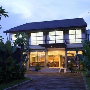 Ommaya Hotel & Resort